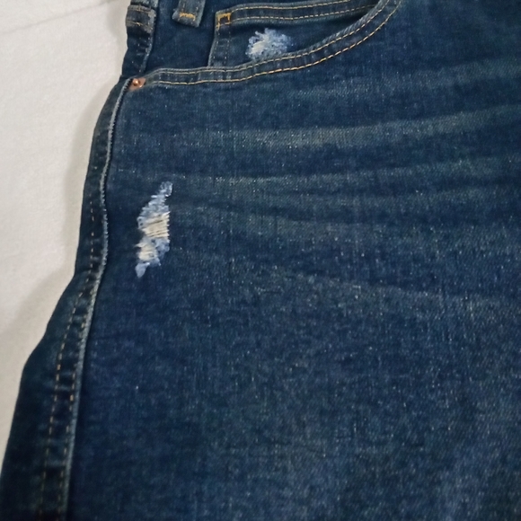 LIVE'S STRAUSS HIGH - RISE WOMEN'S SHORTS. SIZE 16|33W - Picture 3 of 4